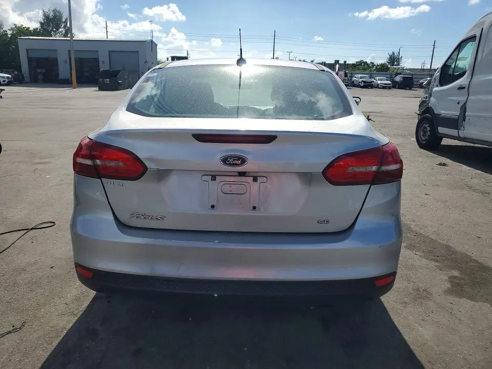 2017 FORD FOCUS SE  