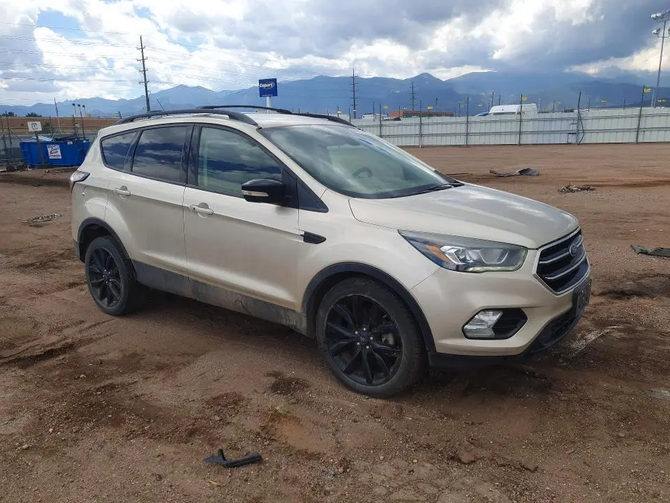 2017 FORD ESCAPE TITANIUM  