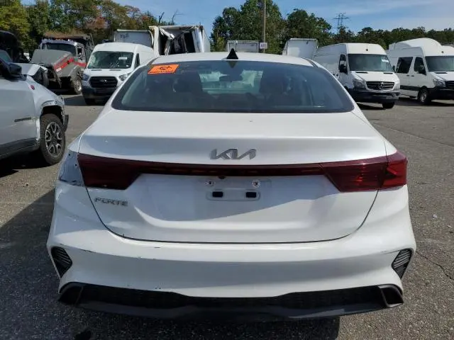 2023 KIA FORTE LX  