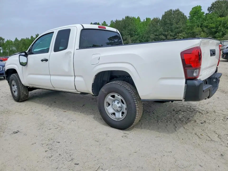 2022 TOYOTA TACOMA SR  