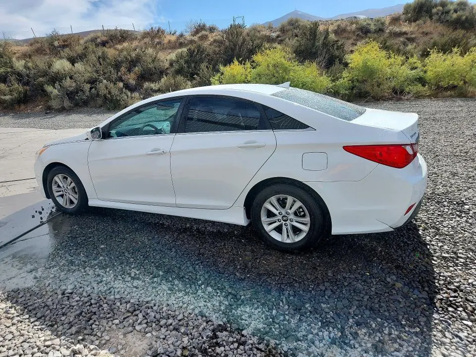 2014 HYUNDAI SONATA GLS  