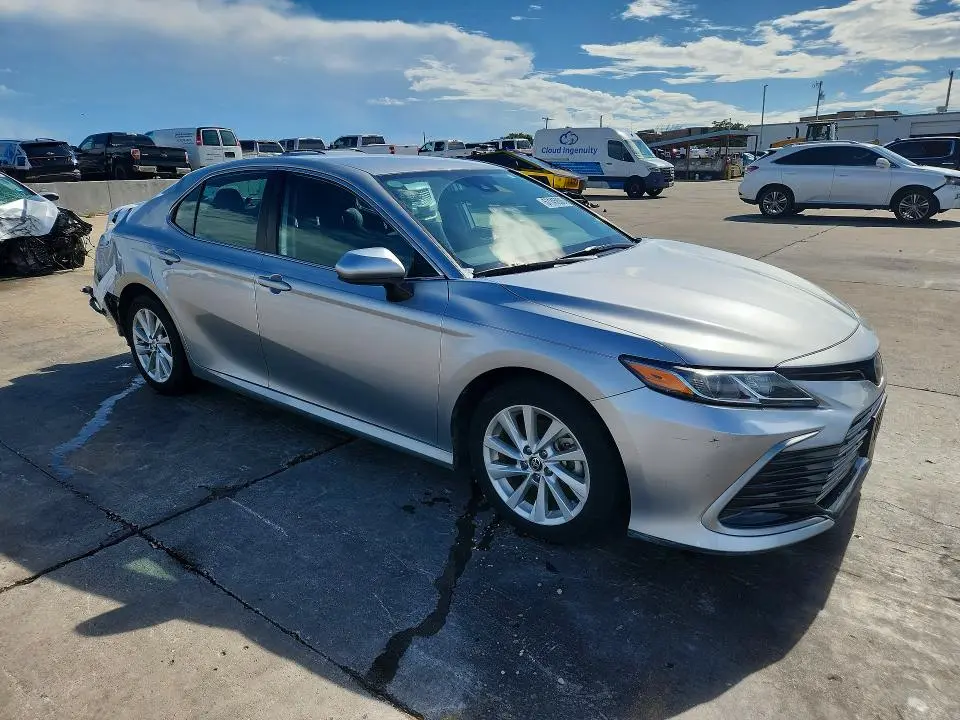 2021 TOYOTA CAMRY LE  