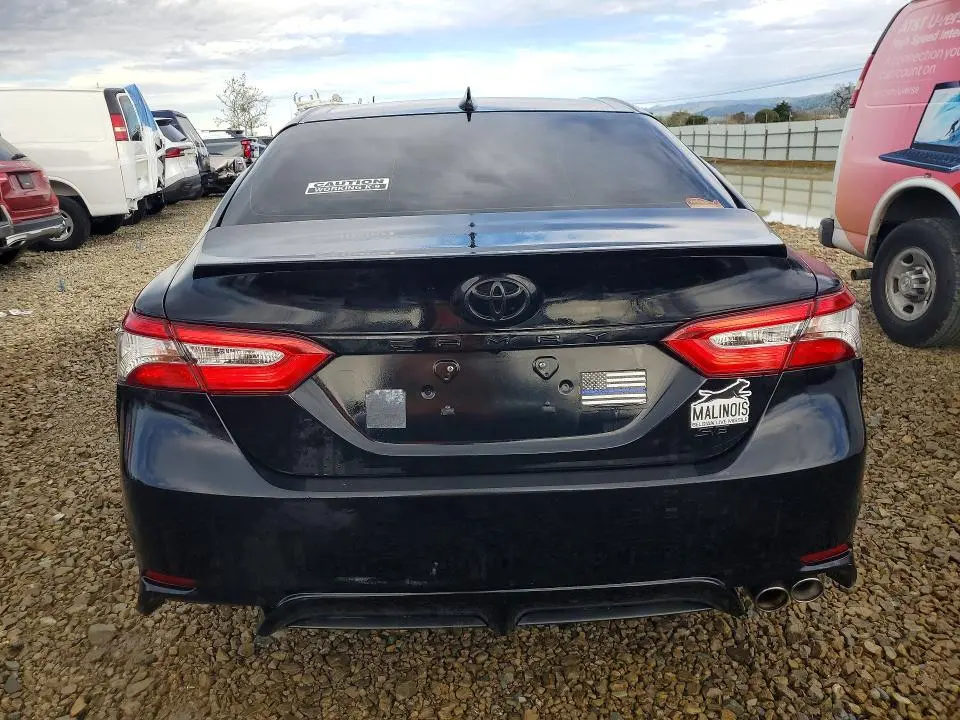 2019 TOYOTA CAMRY SE  