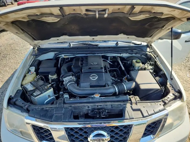 2014 NISSAN FRONTIER S  