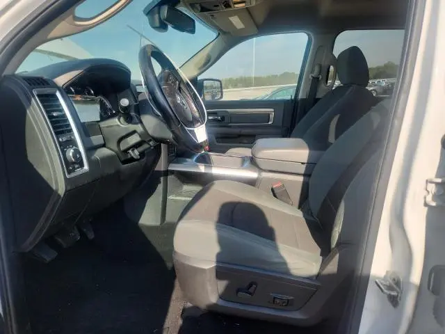 2016 RAM 1500 SLT  