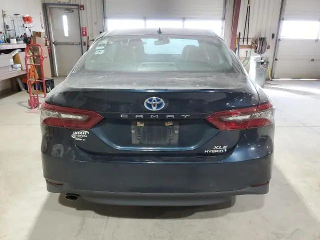 2021 TOYOTA CAMRY XLE  