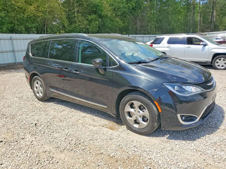 2017 CHRYSLER PACIFICA TOURING L PLUS  