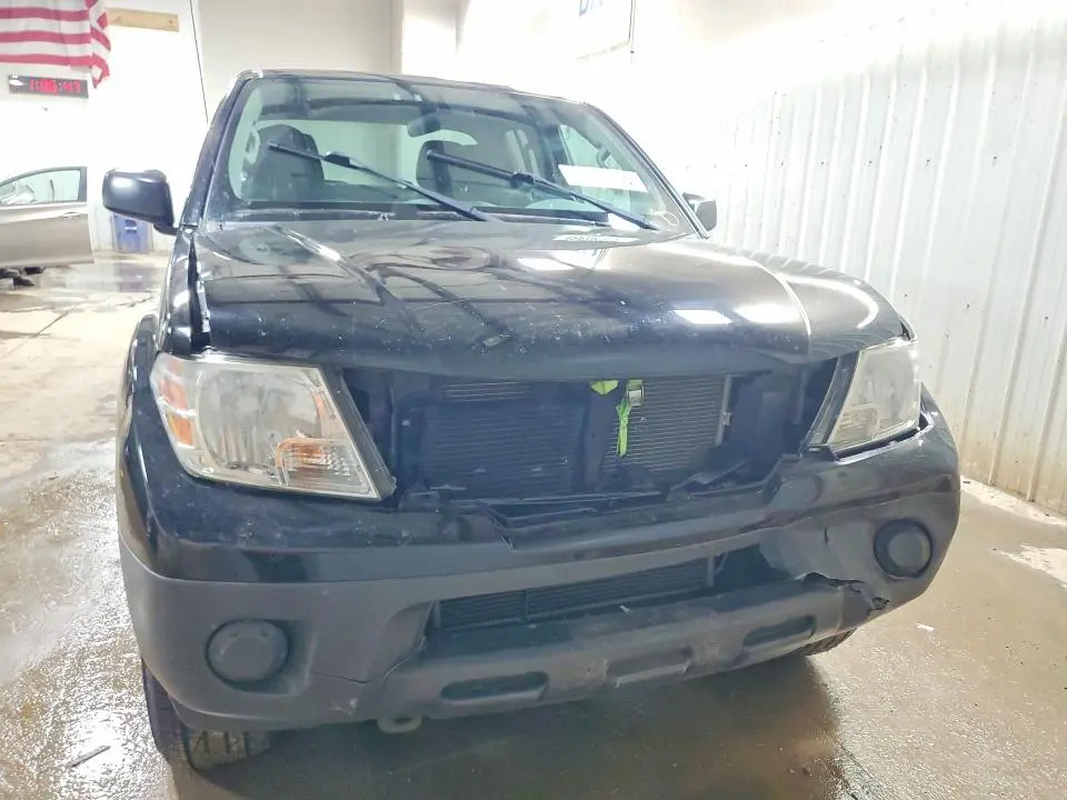 2014 NISSAN FRONTIER S  