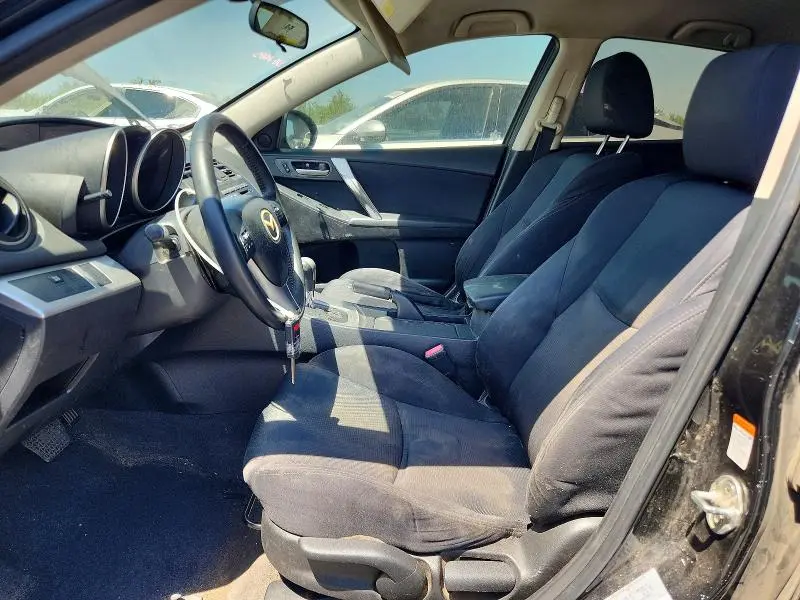 2011 MAZDA 3 S  