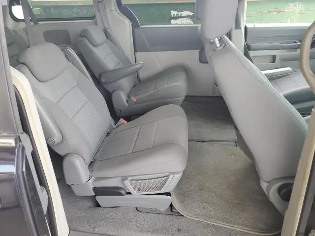 2010 CHRYSLER TOWN & COUNTRY LX  