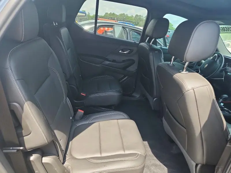 2023 CHEVROLET TRAVERSE LT  