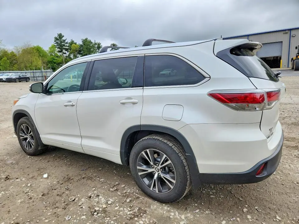 2016 TOYOTA HIGHLANDER XLE  