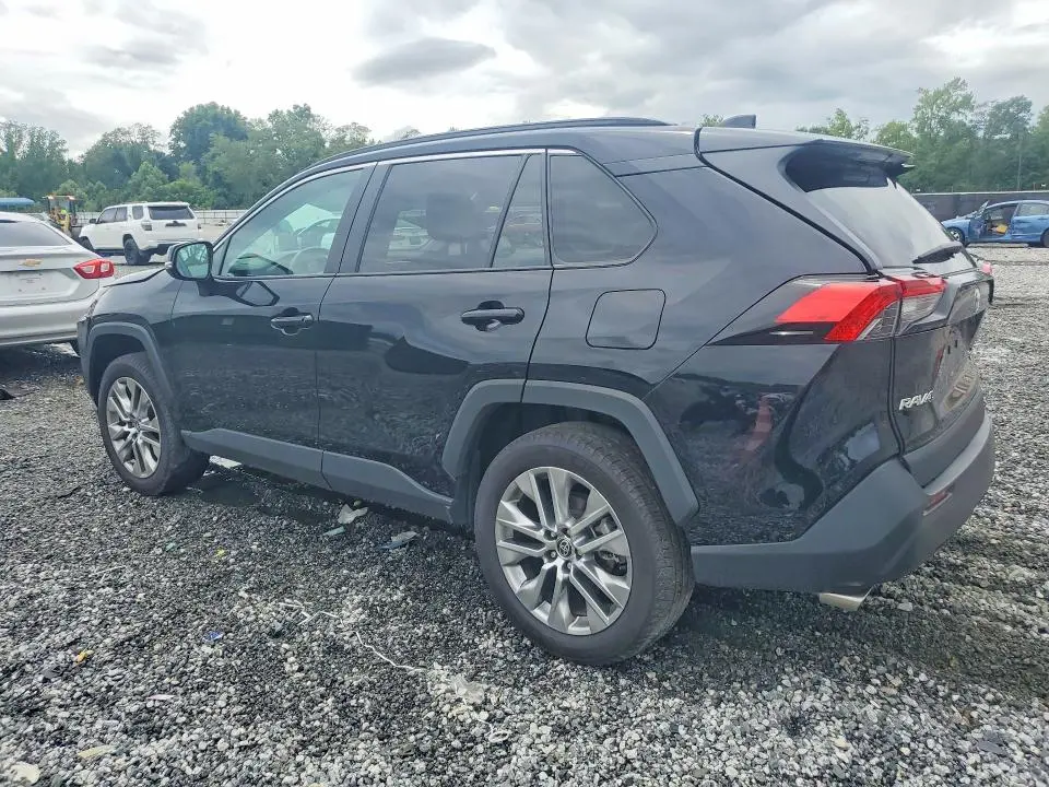 2024 TOYOTA RAV4 XLE PREMIUM  