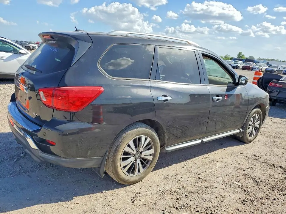 2017 NISSAN PATHFINDER SV  