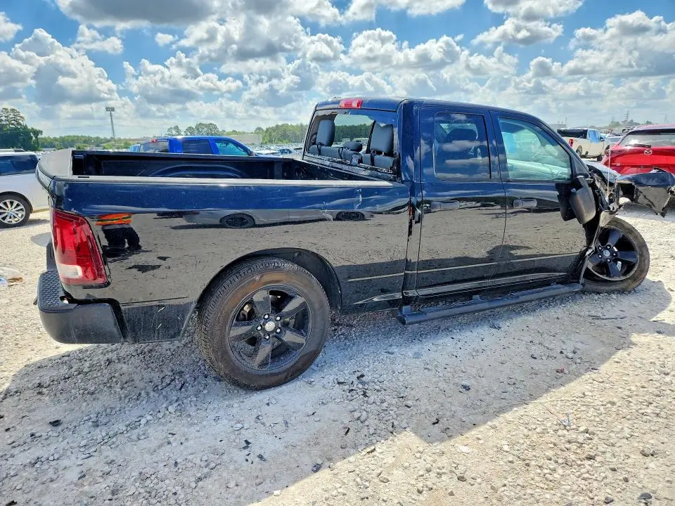 2013 RAM 1500 ST  