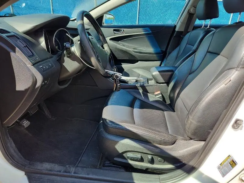 2013 HYUNDAI SONATA SE  