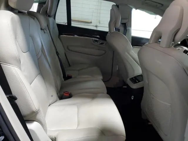 2016 VOLVO XC90 T6  