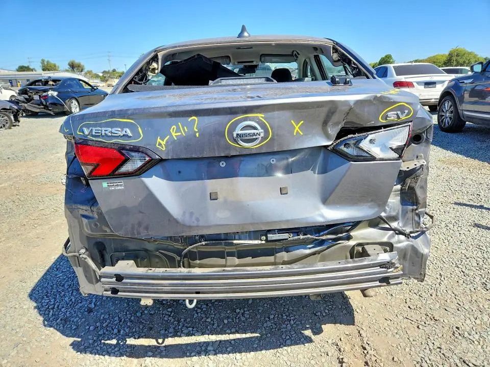 2022 NISSAN VERSA SV  