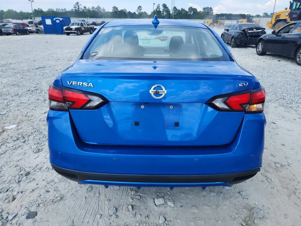 2021 NISSAN VERSA SV  