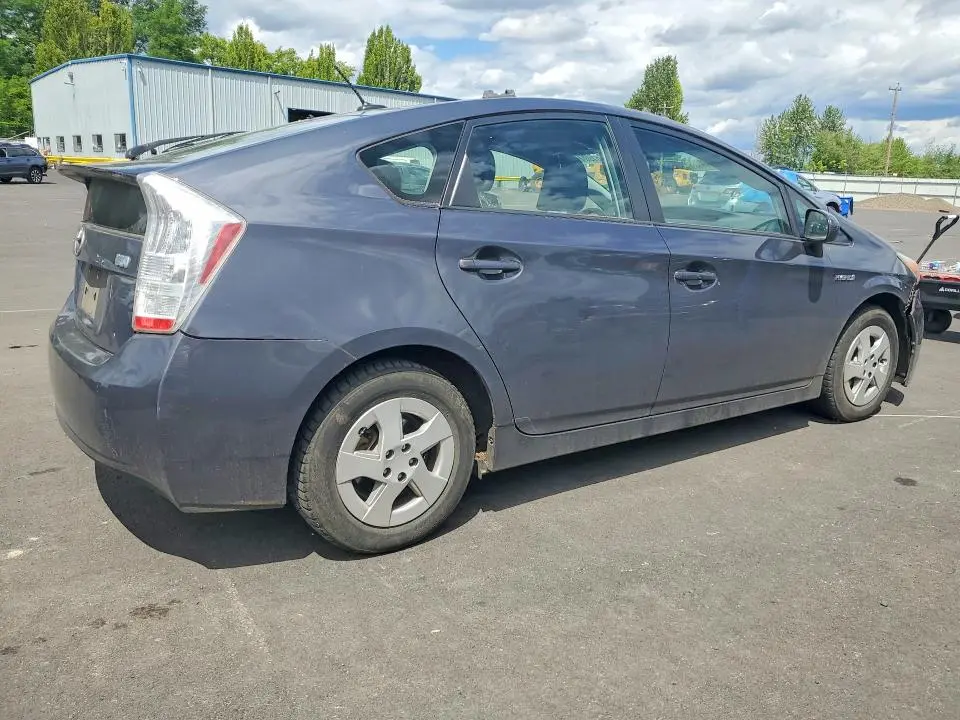 2010 TOYOTA PRIUS III  