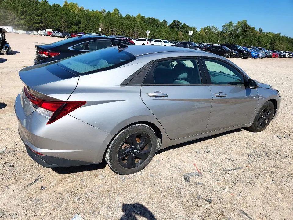 2021 HYUNDAI ELANTRA SEL  