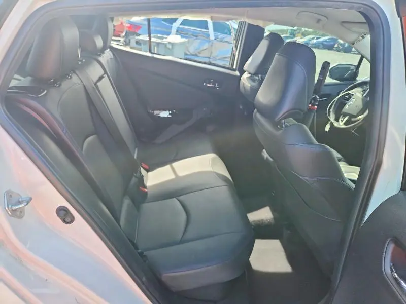 2016 TOYOTA PRIUS THREE TOURING  