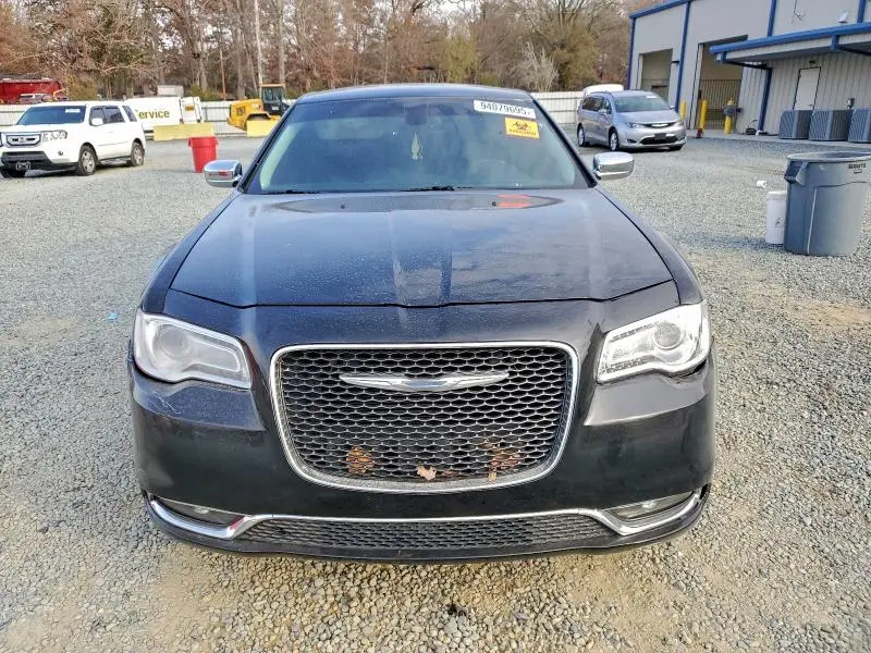 2016 CHRYSLER 300C   
