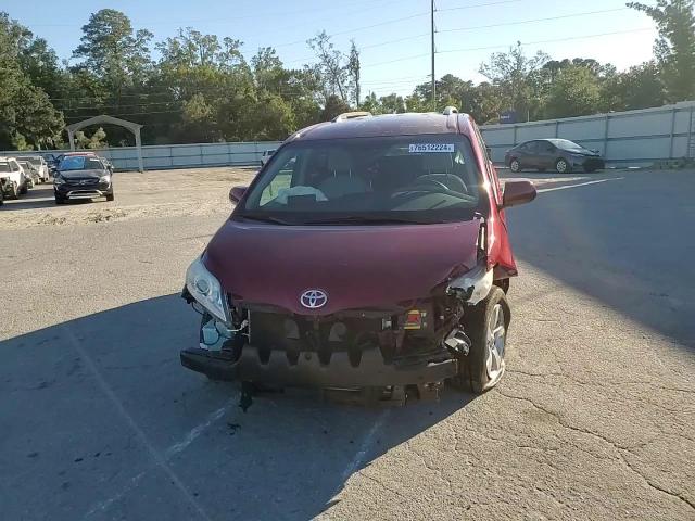 2017 TOYOTA SIENNA LE