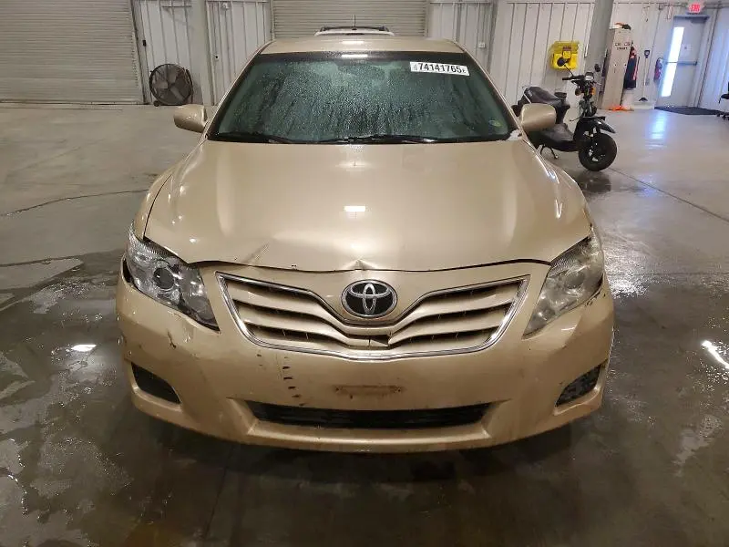 2010 TOYOTA CAMRY BASE  