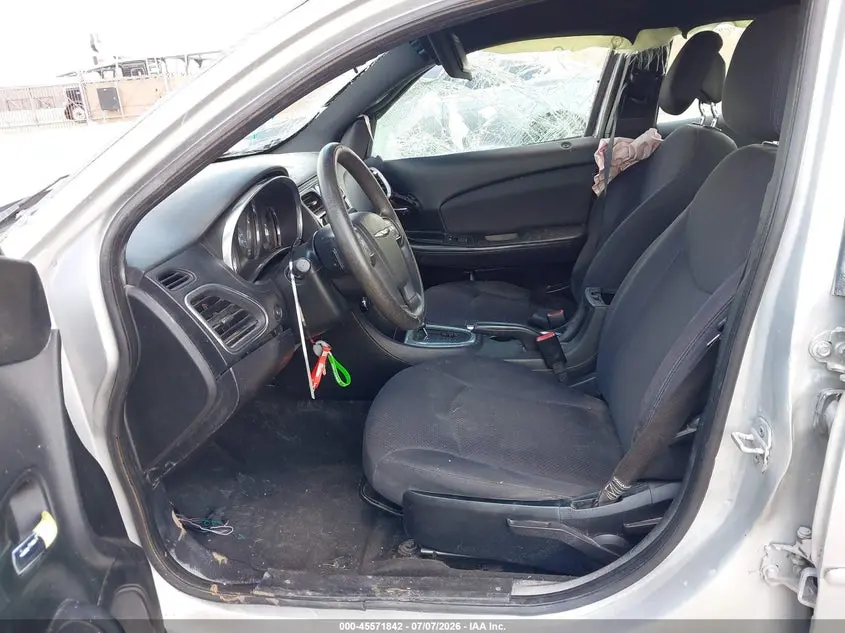 2012 CHRYSLER 200 LX
