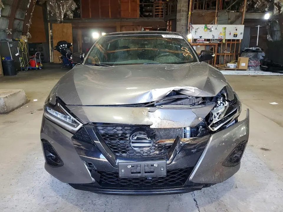 2023 NISSAN MAXIMA SR  