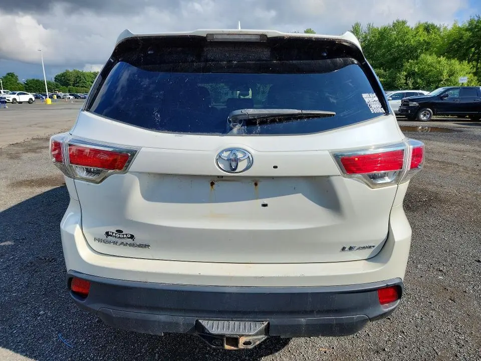 2015 TOYOTA HIGHLANDER LE PLUS  