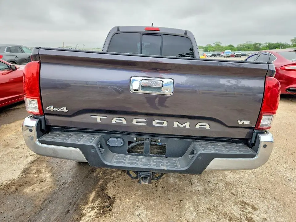2018 TOYOTA TACOMA SR5 V6  