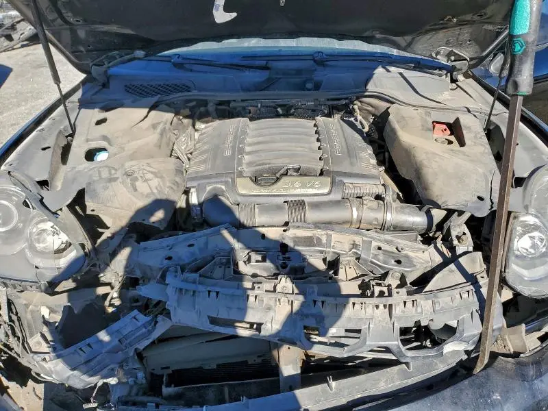 2017 PORSCHE CAYENNE   