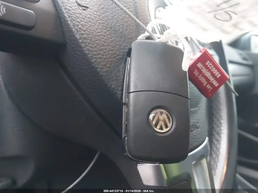 2014 VOLKSWAGEN PASSAT 2.0L TDI SE