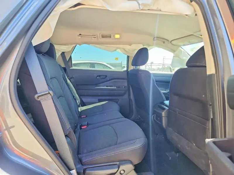 2024 NISSAN PATHFINDER S  