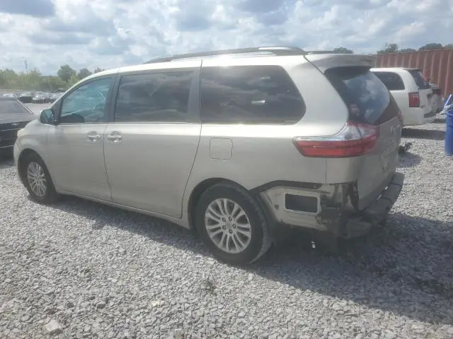2017 TOYOTA SIENNA XLE  