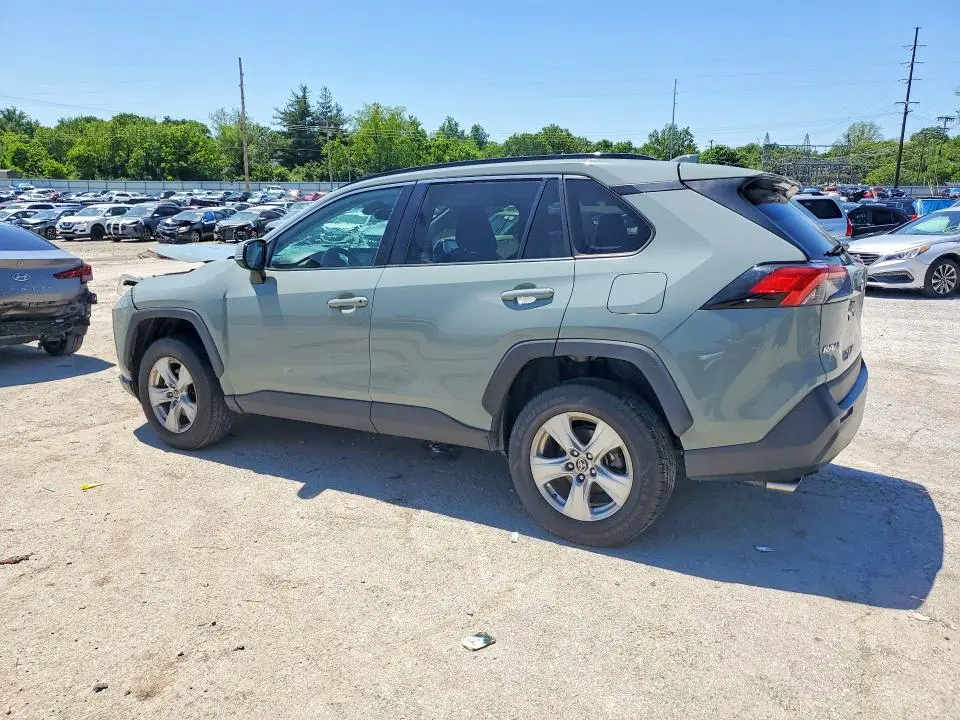 2021 TOYOTA RAV4 XLE  