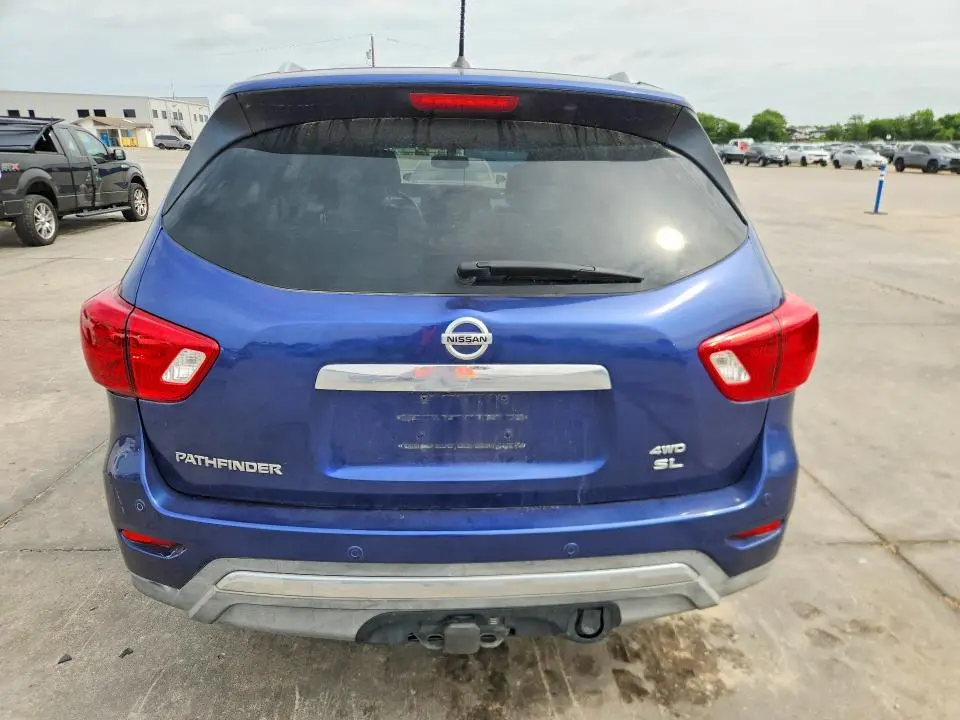 2017 NISSAN PATHFINDER SL  