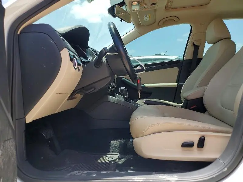 2017 VOLKSWAGEN JETTA SEL  