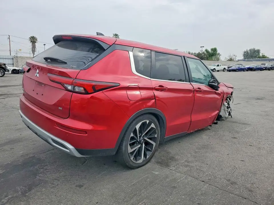 2024 MITSUBISHI OUTLANDER SE  