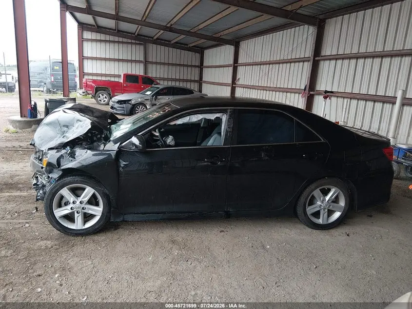 2012 TOYOTA CAMRY SE