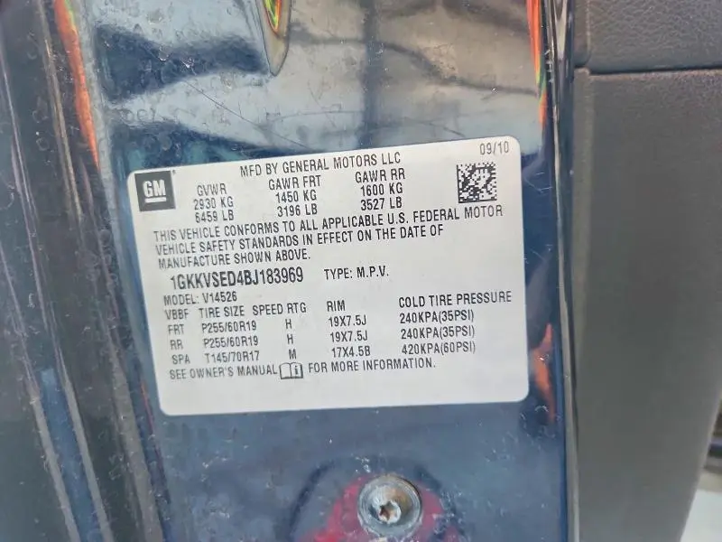 2011 GMC ACADIA SLT-2  