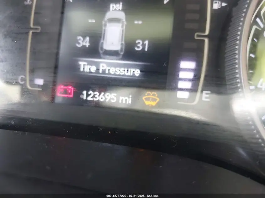 2019 JEEP CHEROKEE LATITUDE FWD