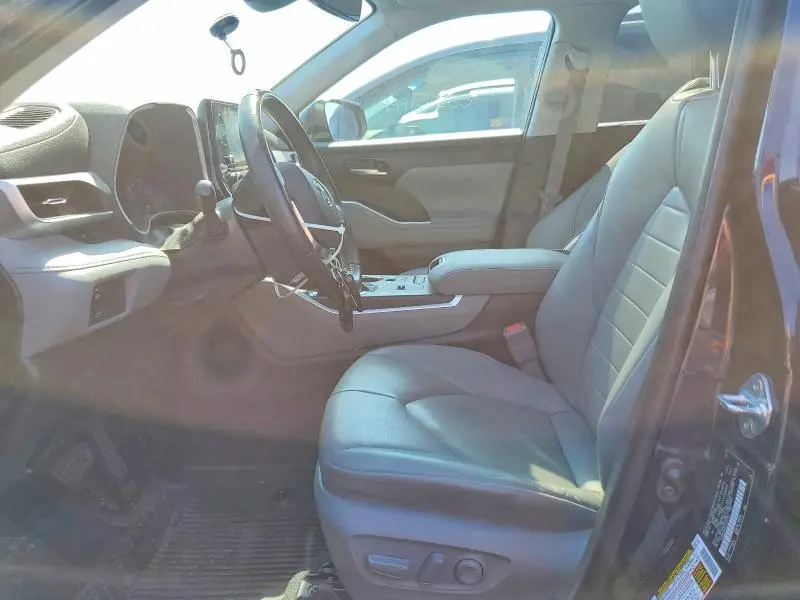 2020 TOYOTA HIGHLANDER HYBRID XLE  