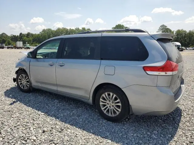 2011 TOYOTA SIENNA XLE  