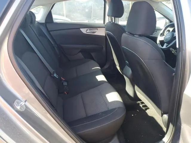 2022 KIA FORTE FE  
