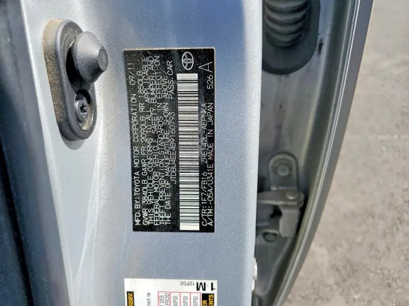 2011 TOYOTA COROLLA LE  