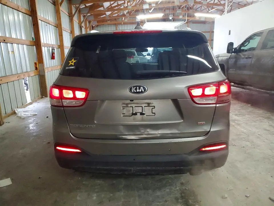 2016 KIA SORENTO LX  