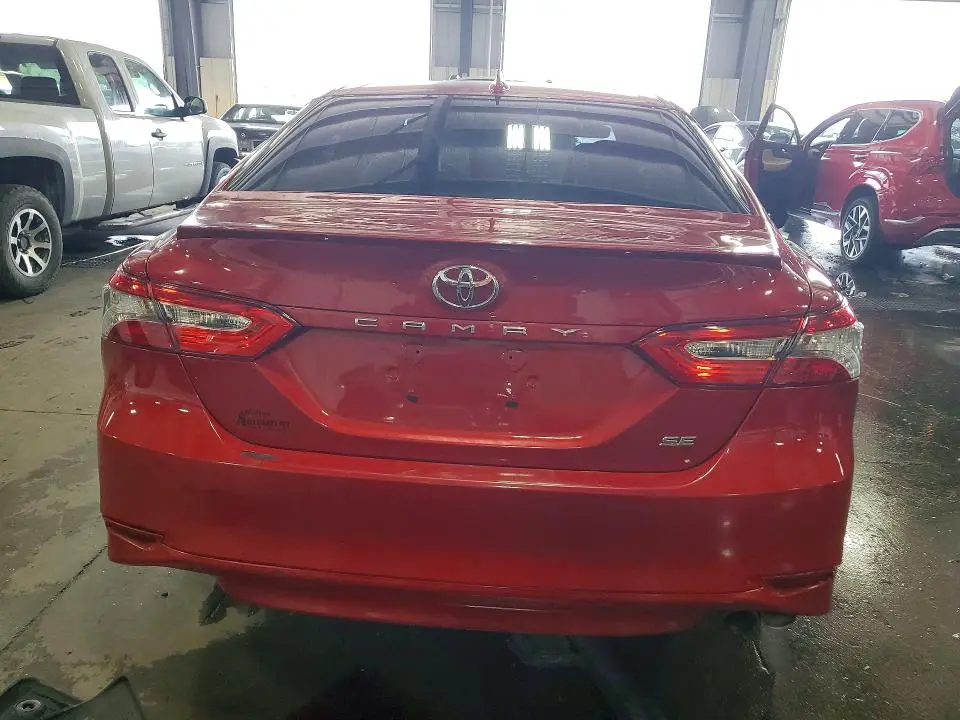 2019 TOYOTA CAMRY SE  
